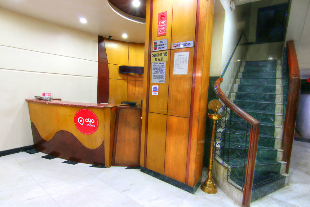 Oyo Rooms Goregaon East Station Malad Exterior photo