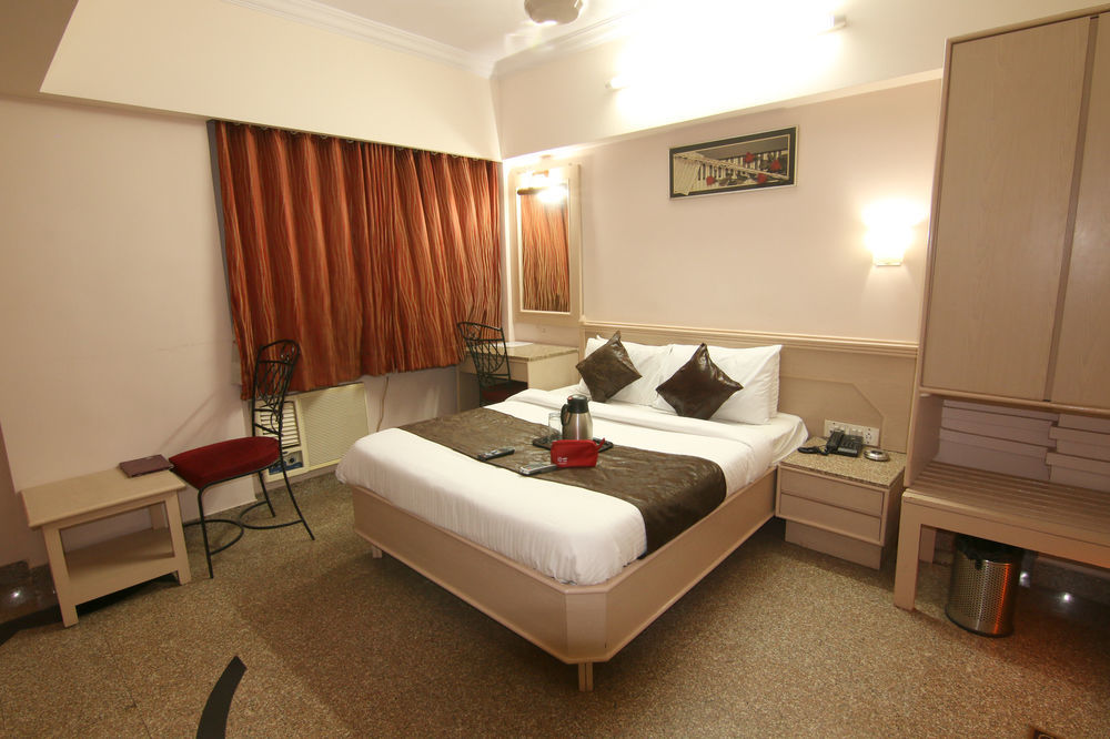 Oyo Rooms Goregaon East Station Malad Exterior photo