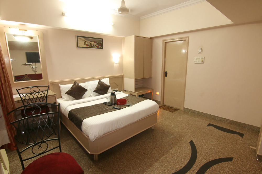 Oyo Rooms Goregaon East Station Malad Exterior photo