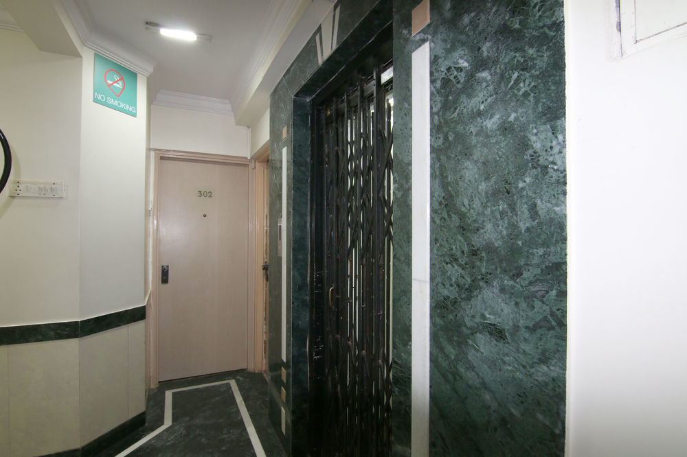 Oyo Rooms Goregaon East Station Malad Exterior photo