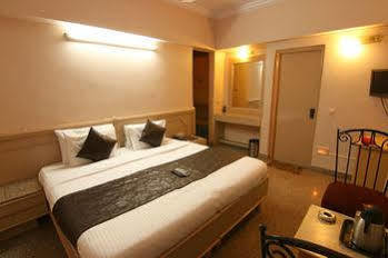 Oyo Rooms Goregaon East Station Malad Exterior photo